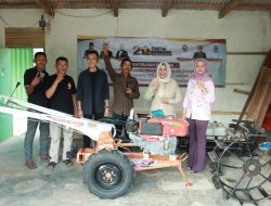 Terbukti Membantu Rakyat, Elly Wahyuni Salurkan Bantuan Alsintan Untuk Petani Dari Ahmad Muzani Dan Dwita Ria Gunadi