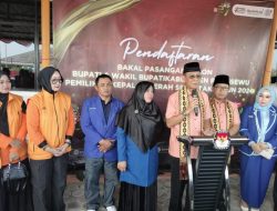Adi Erlansyah-Hisbullah Huda Resmi Mendaftarkan ke KPU Pringsewu