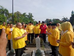 Golkar Lampung Tabur Bunga ke Makam Pahlawan di Harlah 61 Tahun