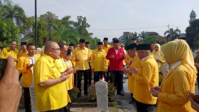 Golkar Lampung Tabur Bunga ke Makam Pahlawan di Harlah 61 Tahun