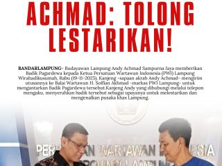Berikan Badik Pagardewa kepada Ketua PWI Lampung, Kanjeng Andy Achmad: Tolong Lestarikan!